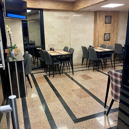 Moda Otel *