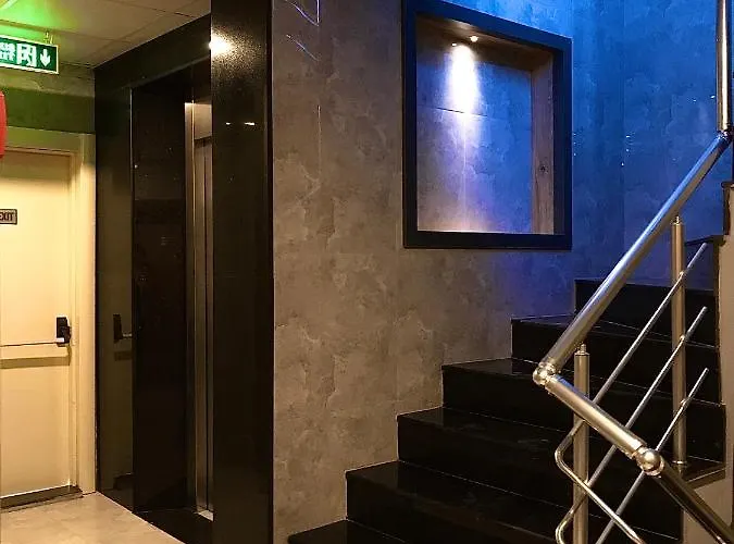 Moda Hotel *